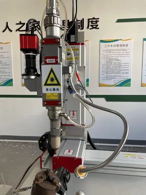Macchina di saldatura automatica a laser a fibra con sistema di controllo Cypcut e 50Hz-5KHz