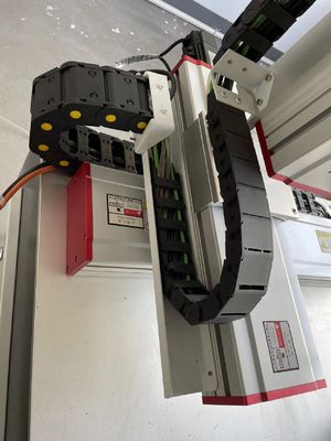 Macchina di saldatura automatica a laser a fibra con sistema di controllo Cypcut e 50Hz-5KHz