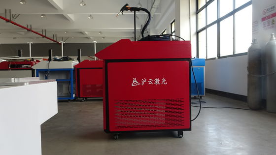 Macchina di saldatura laser a fibra portatile 1000W 1500W 2000W 3000W per negozi di alimenti e bevande