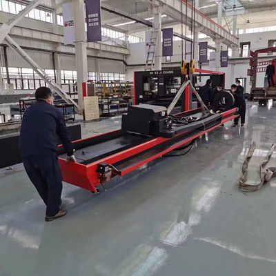 Macchina per il taglio di tubi metallici con controllo CNC e consumo