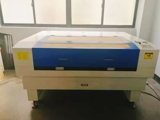 Macchina di incisione per taglio laser a CO2 40W 60W 80W 100W 150W 200W per taglio ad alta precisione