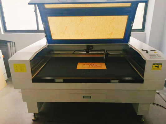 Macchina di incisione per taglio laser a CO2 40W 60W 80W 100W 150W 200W per taglio ad alta precisione
